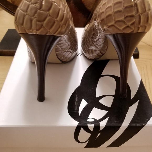 Tan Heels - Picture 3 of 3